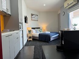 Alston Apartments Hotel