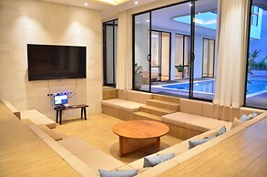 Maplewood Mountain 9BR with Heated Pool