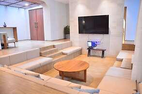 Maplewood Mountain 9BR with Heated Pool