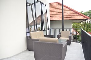 Maplewood Mountain 9BR with Heated Pool