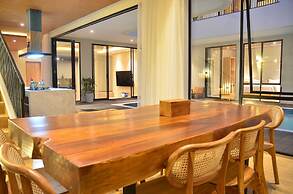 Maplewood Mountain 9BR with Heated Pool