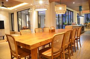 Maplewood Mountain 9BR with Heated Pool