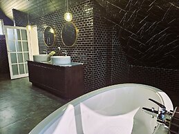 Private Villa by the Tea Estate