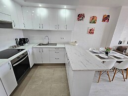 Los Cristianos Heated Pool Sea View AC