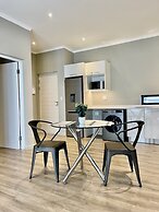 Easy Stay- The Monroe