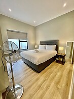 Easy Stay- The Monroe