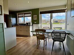 Spacious Bungalow Surrounded Large Garden