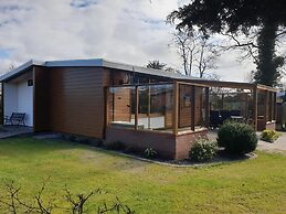 Spacious Bungalow Surrounded Large Garden