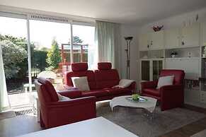 Spacious Bungalow Surrounded Large Garden