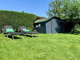 Spacious Bungalow Surrounded Large Garden
