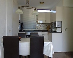 Spacious Bungalow Surrounded Large Garden