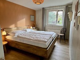 Spacious Bungalow Surrounded Large Garden