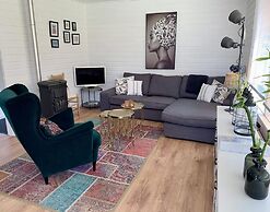 Spacious Bungalow Surrounded Large Garden