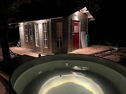 House With hot tub Sauna 300 Meters to Lake Boat Included