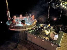 House With hot tub Sauna 300 Meters to Lake Boat Included