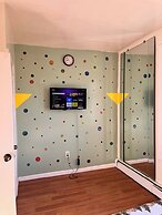 Amazing Three Bedrooms Apartment