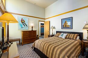 Keystone Ski Resort CO - Slopeside Lodging