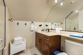 The Pines - Keystone Ski Resort CO Vacation Lodging