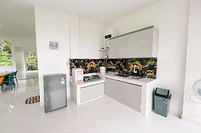 Simangande View & Resto By Helocus