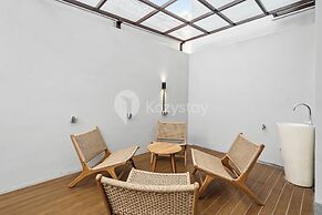 Uluwa Villa by Kozystay - Jimbaran