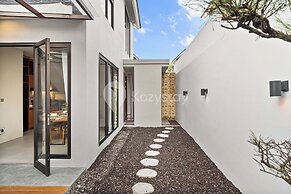 Uluwa Villa by Kozystay - Jimbaran