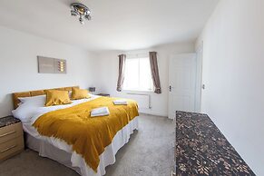 5 Bed Detached House - Sleeps 14