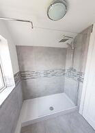 5 Bed Detached House - Sleeps 14
