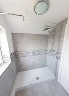 5 Bed Detached House - Sleeps 14