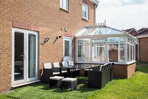 5 Bed Detached House - Sleeps 14
