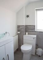 5 Bed Detached House - Sleeps 14