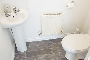 5 Bed Detached House - Sleeps 14