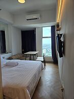 Cosmy Benson 38 Apartment