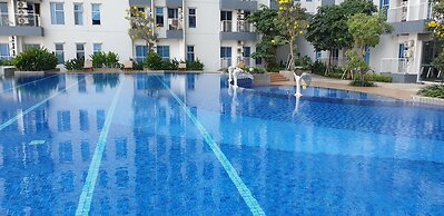 Cosmy Benson 38 Apartment