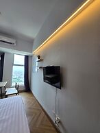 Cosmy Benson 38 Apartment