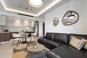 Comfy Apt terrace and parking 800m to old town and beach