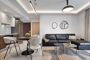 Comfy Apt terrace and parking 800m to old town and beach