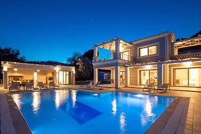 MCN Villas by Whitedreamvillas