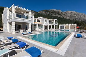 MCN Villas by Whitedreamvillas