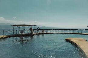 Royal Park Apt Resort by Sea N Rent