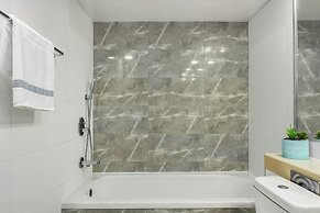 Royal Park Apt Resort by Sea N Rent