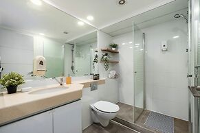 Royal Park Apt Resort by Sea N Rent