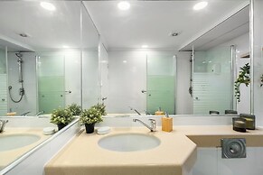 Royal Park Apt Resort by Sea N Rent