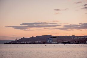 Royal Park Apt Resort by Sea N Rent