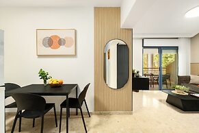 Royal Park Apt Resort by Sea N Rent