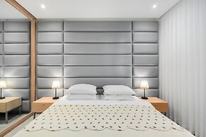 Royal Park Apt Resort by Sea N Rent