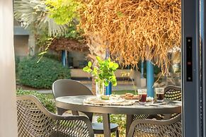 Royal Park Apt Resort by Sea N Rent