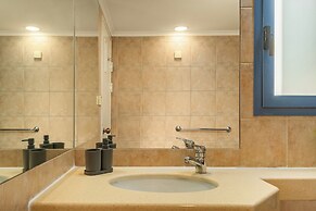 Royal Park Apt Resort by Sea N Rent