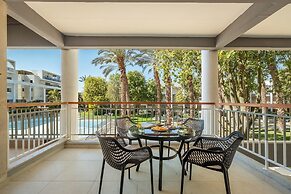 Royal Park Apt Resort by Sea N Rent