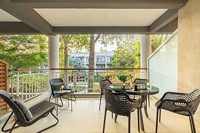 Royal Park Apt Resort by Sea N Rent