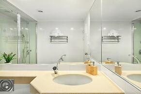 Royal Park Apt Resort by Sea N Rent